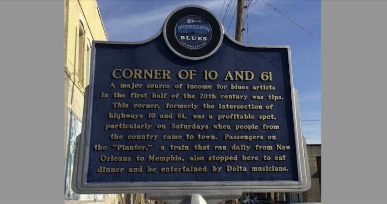 Mémoire de blues : carrefour des Highways 10 et 61, Leland, Mississippi