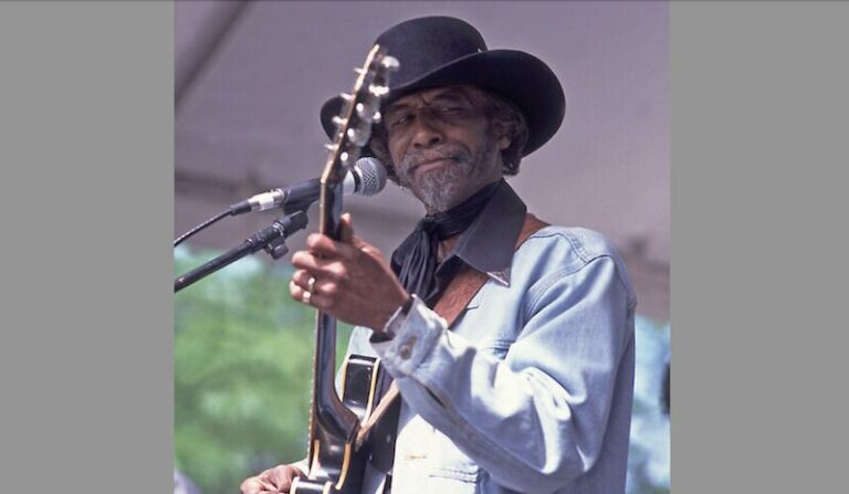 Johnny Laws, né un 12 janvier